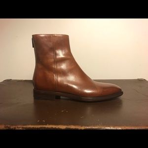 Nwot Frye Chelsea boot Italian Leather